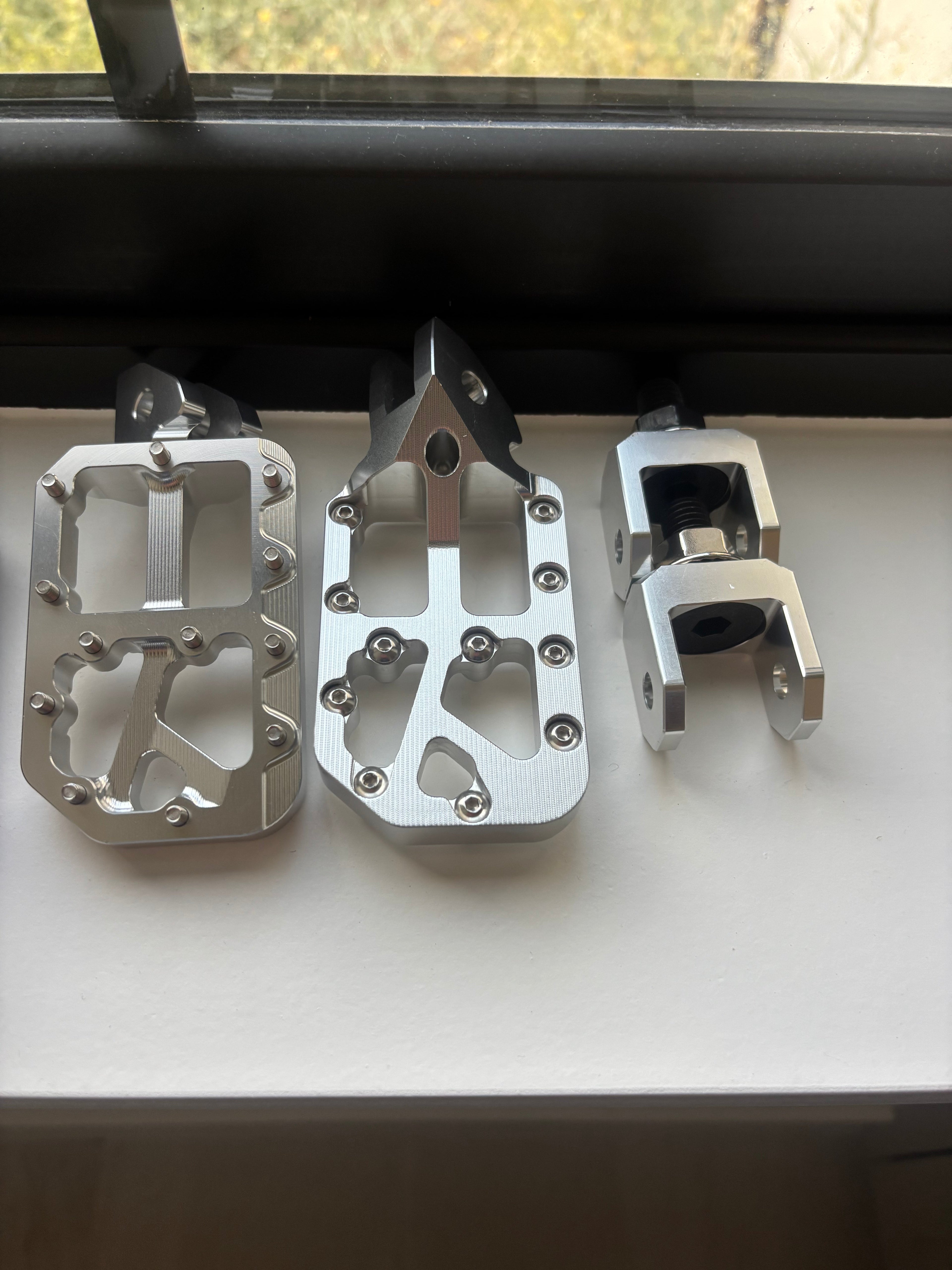 Super 73/Macfox Moto pegs