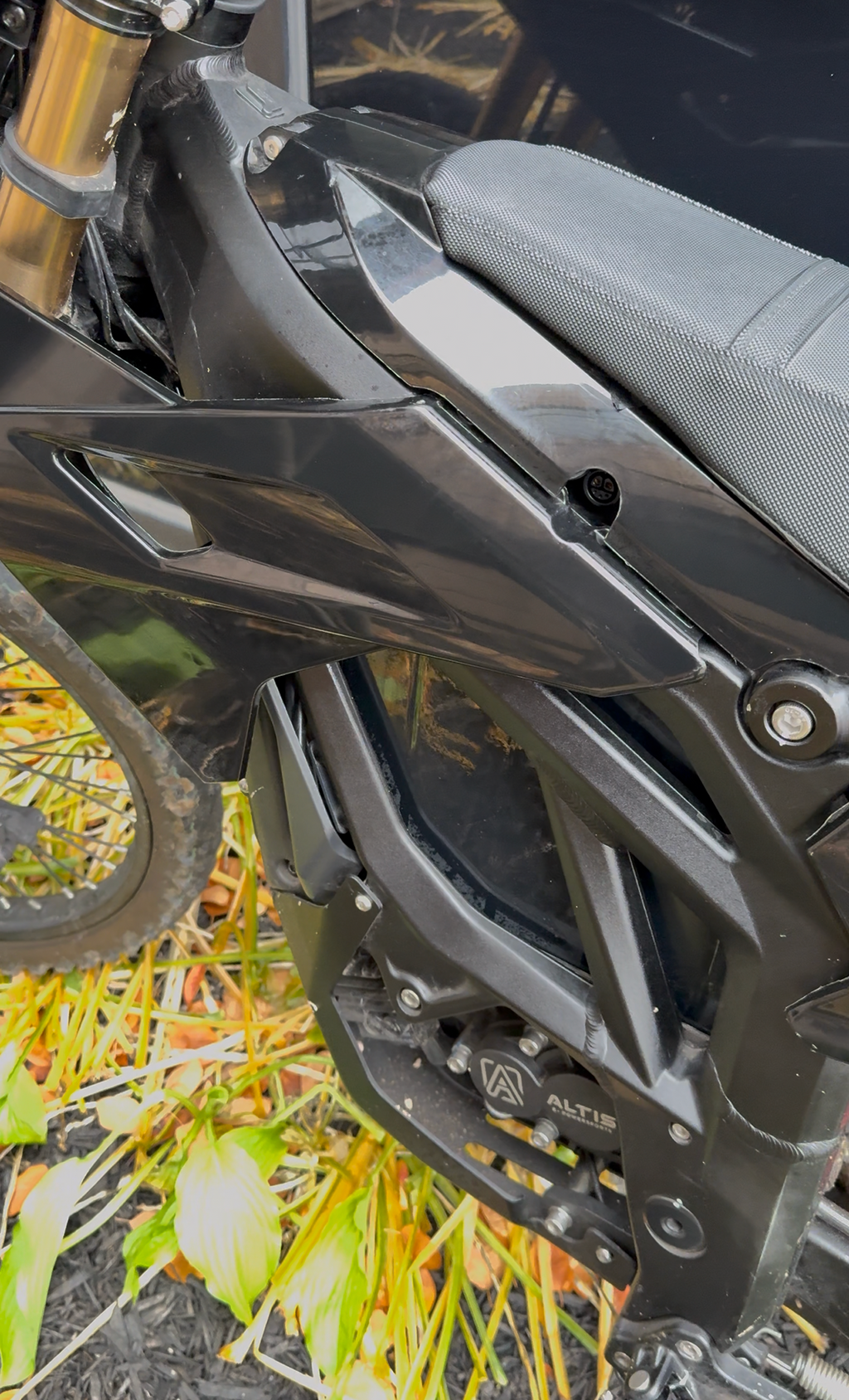 Altis Invisible Battery Wrap